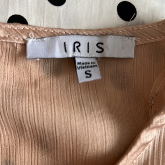 IRIS | Champagne Ruffle Sleeve Textured Sleeveless Blouse - Picture 6 of 7